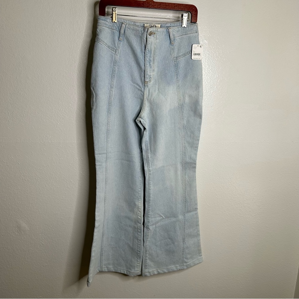 NWT Free People Florence Flare Leg Jean Size 29